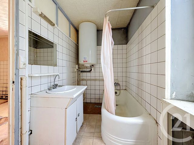 Appartement F4 à vendre - 4 pièces - 80.28 m2 - MANDEURE - 25 - FRANCHE-COMTE - Century 21 Agence De La Gare