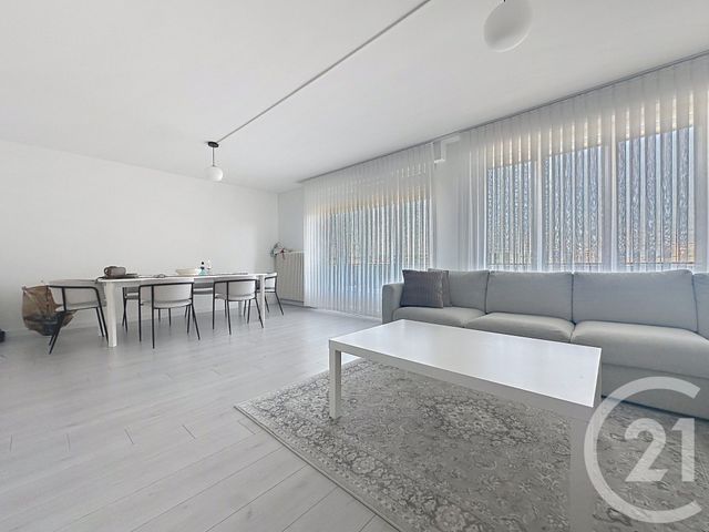Appartement F4 à louer - 4 pièces - 100.0 m2 - SOCHAUX - 25 - FRANCHE-COMTE - Century 21 Agence De La Gare