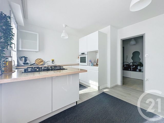 Appartement F4 à louer - 4 pièces - 100.0 m2 - SOCHAUX - 25 - FRANCHE-COMTE - Century 21 Agence De La Gare