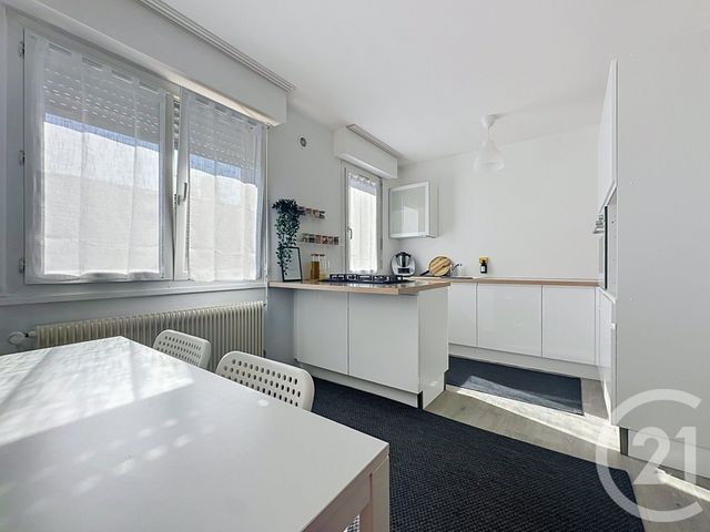 Appartement F4 à louer - 4 pièces - 100.0 m2 - SOCHAUX - 25 - FRANCHE-COMTE - Century 21 Agence De La Gare