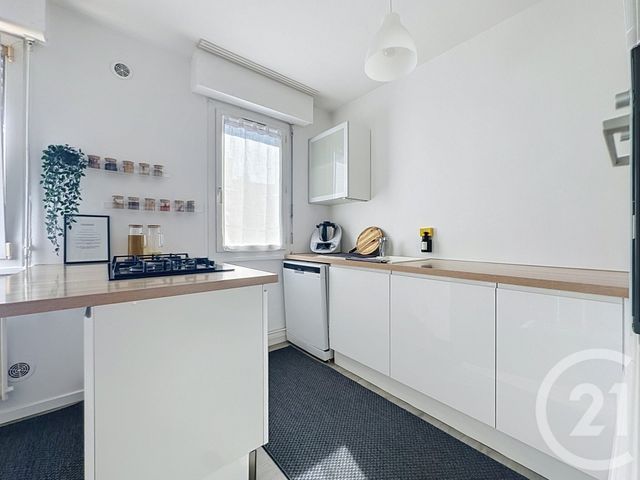 Appartement F4 à louer - 4 pièces - 100.0 m2 - SOCHAUX - 25 - FRANCHE-COMTE - Century 21 Agence De La Gare