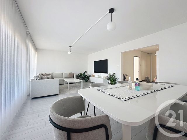 Appartement F4 à louer - 4 pièces - 100.0 m2 - SOCHAUX - 25 - FRANCHE-COMTE - Century 21 Agence De La Gare