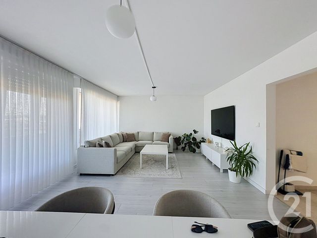 Appartement F4 à louer - 4 pièces - 100.0 m2 - SOCHAUX - 25 - FRANCHE-COMTE - Century 21 Agence De La Gare