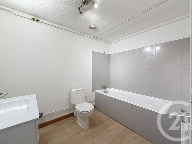 Appartement F3 à louer - 3 pièces - 69.0 m2 - VIEUX CHARMONT - 25 - FRANCHE-COMTE - Century 21 Agence De La Gare