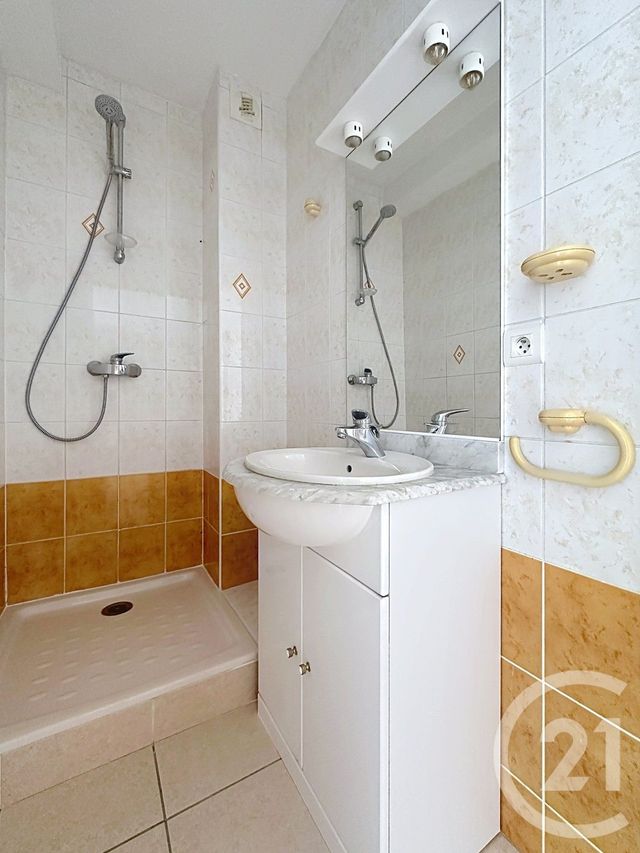 Appartement F1 à louer - 1 pièce - 34.0 m2 - MONTBELIARD - 25 - FRANCHE-COMTE - Century 21 Agence De La Gare
