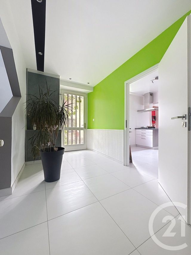 maison à louer - 6 pièces - 170.0 m2 - COLOMBIER FONTAINE - 25 - FRANCHE-COMTE - Century 21 Agence De La Gare