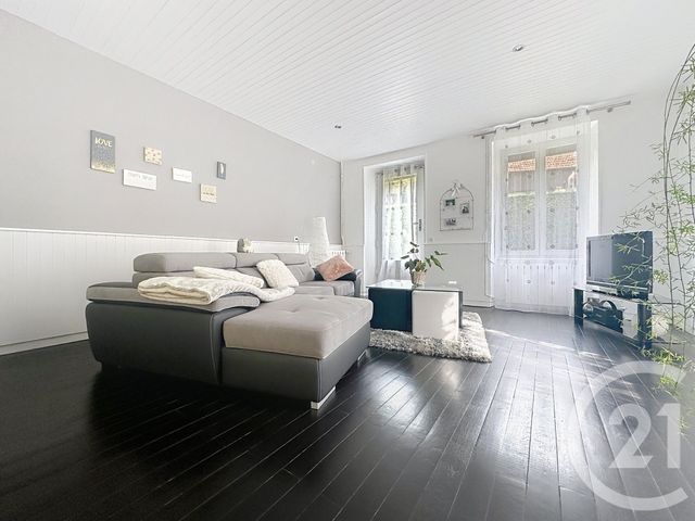maison à louer - 6 pièces - 170.0 m2 - COLOMBIER FONTAINE - 25 - FRANCHE-COMTE - Century 21 Agence De La Gare