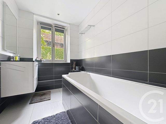maison à louer - 6 pièces - 170.0 m2 - COLOMBIER FONTAINE - 25 - FRANCHE-COMTE - Century 21 Agence De La Gare