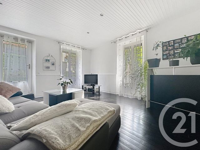 maison à louer - 6 pièces - 170.0 m2 - COLOMBIER FONTAINE - 25 - FRANCHE-COMTE - Century 21 Agence De La Gare