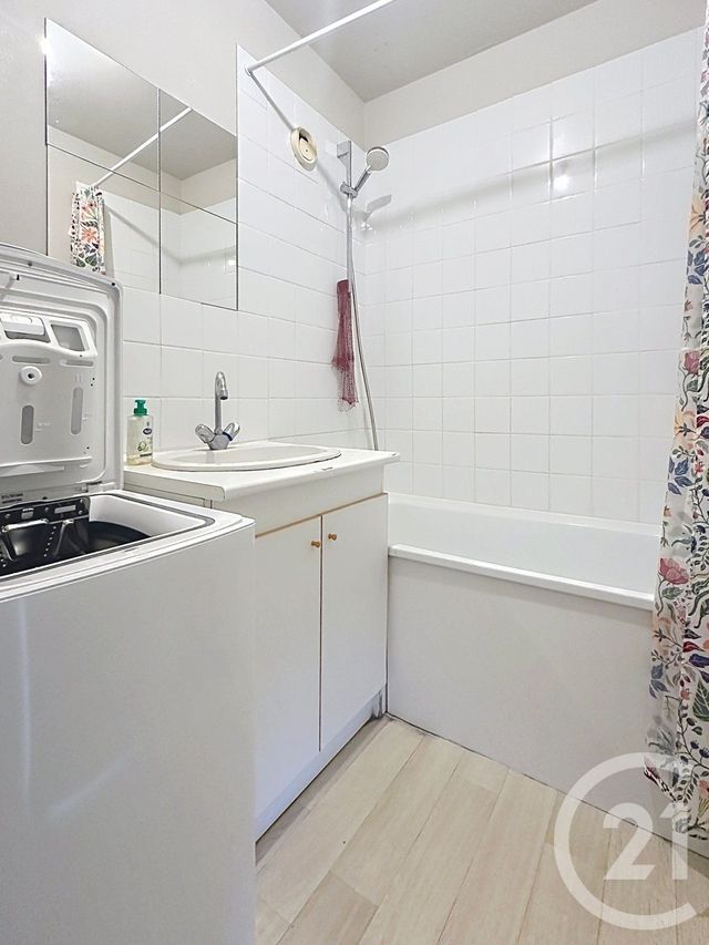 Appartement Chambre à louer - 2 pièces - 15.0 m2 - MONTBELIARD - 25 - FRANCHE-COMTE - Century 21 Agence De La Gare