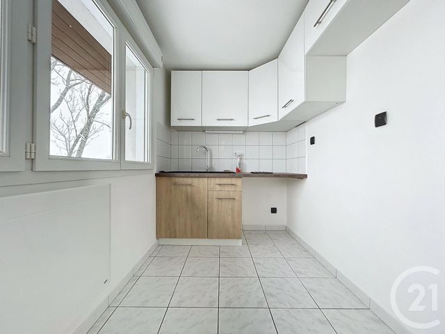Appartement F4 à louer - 4 pièces - 70.0 m2 - MONTBELIARD - 25 - FRANCHE-COMTE - Century 21 Agence De La Gare