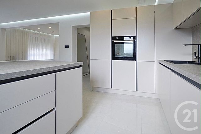 Appartement F4 à vendre - 4 pièces - 76.1 m2 - MONTBELIARD - 25 - FRANCHE-COMTE - Century 21 Agence De La Gare