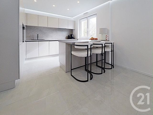 Appartement F4 à vendre - 4 pièces - 76.1 m2 - MONTBELIARD - 25 - FRANCHE-COMTE - Century 21 Agence De La Gare