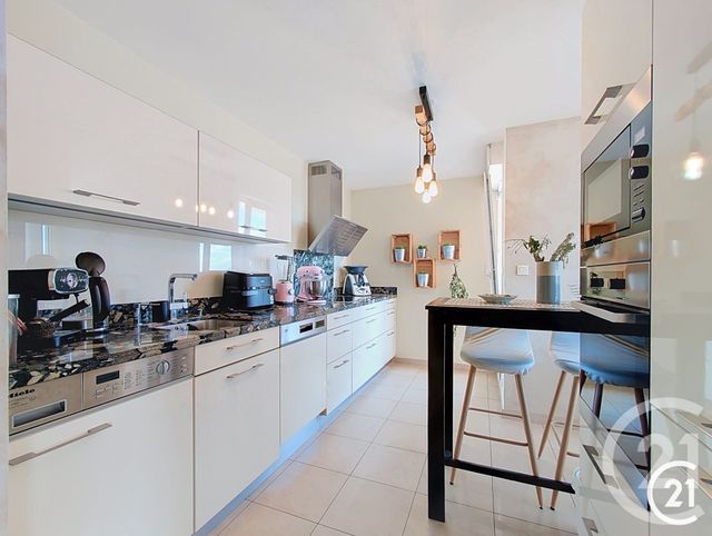 Appartement F5 à vendre - 5 pièces - 104.64 m2 - STE SUZANNE - 25 - FRANCHE-COMTE - Century 21 Agence De La Gare