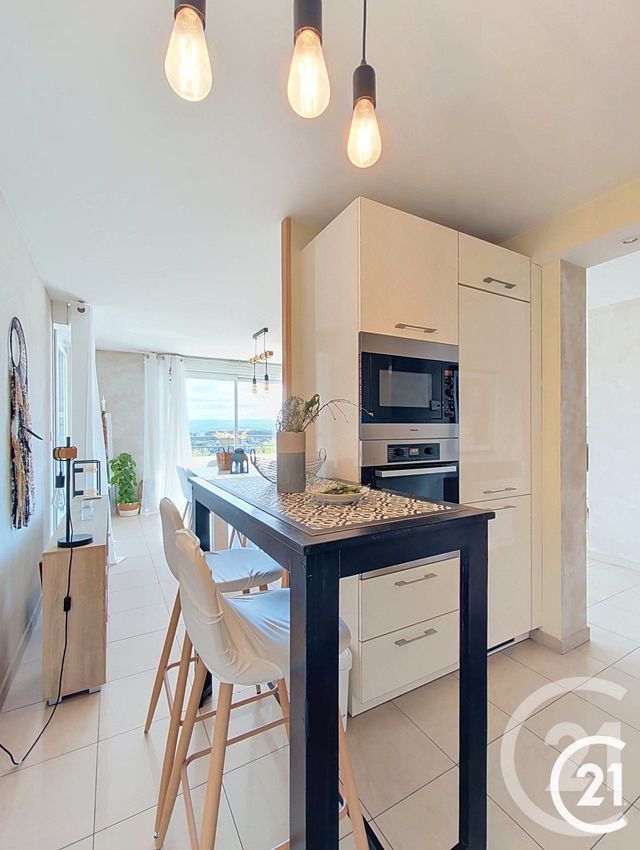 Appartement F5 à vendre - 5 pièces - 104.64 m2 - STE SUZANNE - 25 - FRANCHE-COMTE - Century 21 Agence De La Gare