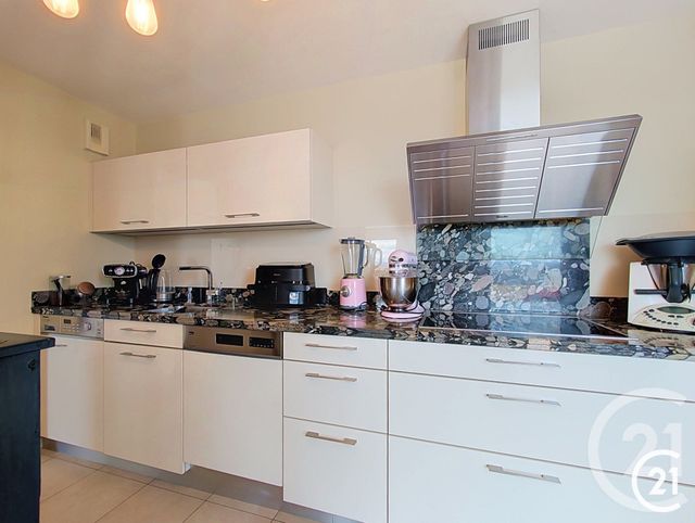 Appartement F5 à vendre - 5 pièces - 104.64 m2 - STE SUZANNE - 25 - FRANCHE-COMTE - Century 21 Agence De La Gare