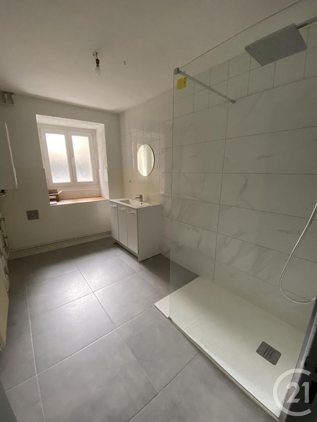 Appartement F4 à louer - 4 pièces - 104.0 m2 - DELLE - 90 - FRANCHE-COMTE - Century 21 Agence De La Gare
