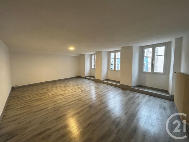 Appartement F4 à louer - 4 pièces - 104.0 m2 - DELLE - 90 - FRANCHE-COMTE - Century 21 Agence De La Gare