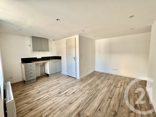 Appartement T2 à louer - 2 pièces - 35.0 m2 - STE SUZANNE - 25 - FRANCHE-COMTE - Century 21 Agence De La Gare
