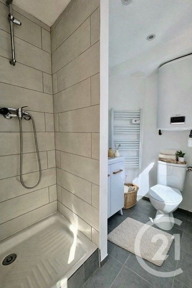Appartement T2 à louer - 2 pièces - 35.0 m2 - STE SUZANNE - 25 - FRANCHE-COMTE - Century 21 Agence De La Gare