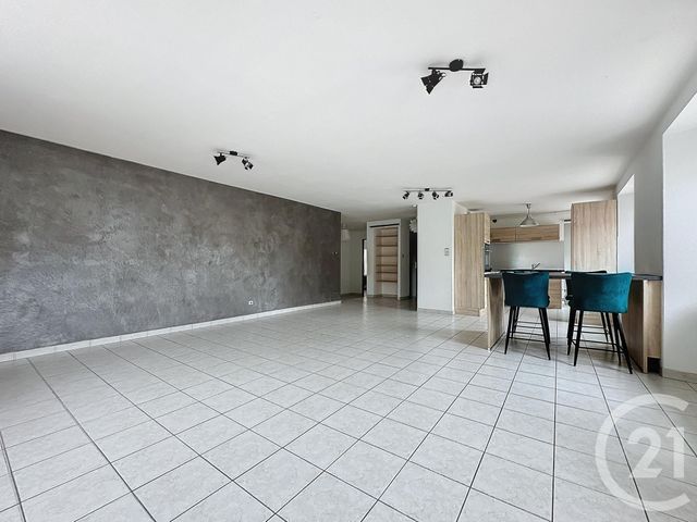 Appartement F5 à louer - 5 pièces - 88.0 m2 - SELONCOURT - 25 - FRANCHE-COMTE - Century 21 Agence De La Gare