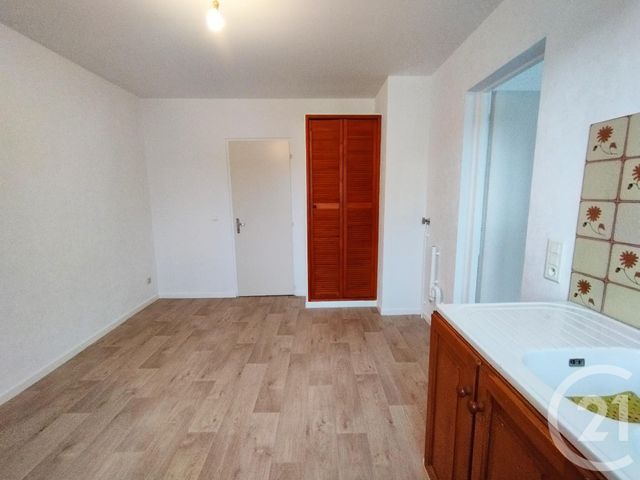 Appartement F4 à louer - 4 pièces - 87.59 m2 - VALENTIGNEY - 25 - FRANCHE-COMTE - Century 21 Agence De La Gare