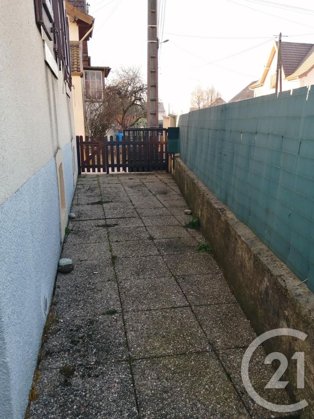 Appartement F4 à louer - 4 pièces - 87.59 m2 - VALENTIGNEY - 25 - FRANCHE-COMTE - Century 21 Agence De La Gare