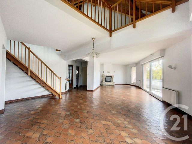 Appartement Duplex à louer - 7 pièces - 141.0 m2 - AUDINCOURT - 25 - FRANCHE-COMTE - Century 21 Agence De La Gare
