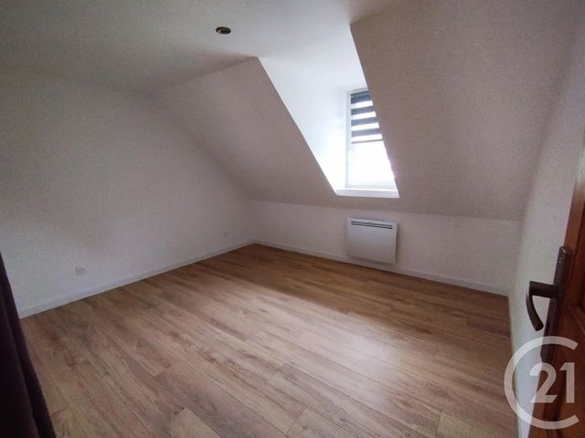 Appartement F3 à louer - 3 pièces - 75.0 m2 - BEAUCOURT - 90 - FRANCHE-COMTE - Century 21 Agence De La Gare