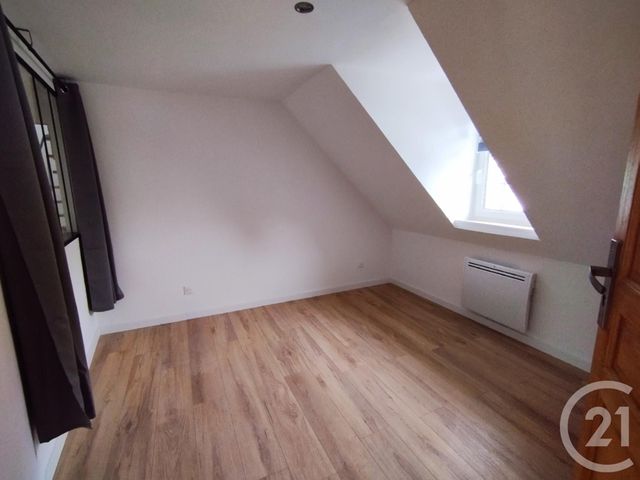 Appartement F3 à louer - 3 pièces - 75.0 m2 - BEAUCOURT - 90 - FRANCHE-COMTE - Century 21 Agence De La Gare