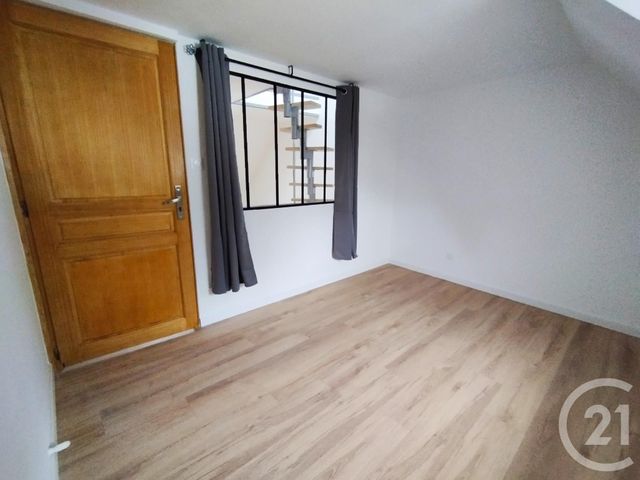 Appartement F3 à louer - 3 pièces - 75.0 m2 - BEAUCOURT - 90 - FRANCHE-COMTE - Century 21 Agence De La Gare