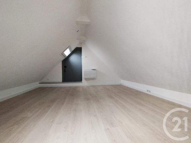 Appartement F3 à louer - 3 pièces - 75.0 m2 - BEAUCOURT - 90 - FRANCHE-COMTE - Century 21 Agence De La Gare