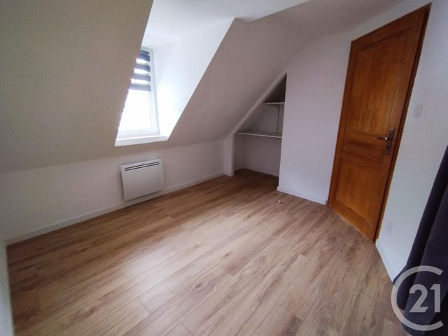 Appartement F3 à louer - 3 pièces - 75.0 m2 - BEAUCOURT - 90 - FRANCHE-COMTE - Century 21 Agence De La Gare