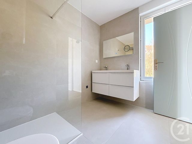 Appartement T3 à louer - 3 pièces - 60.0 m2 - MONTBELIARD - 25 - FRANCHE-COMTE - Century 21 Agence De La Gare