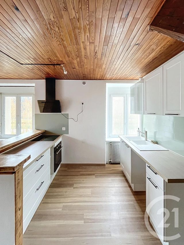 Appartement F5 à louer - 5 pièces - 95.0 m2 - COLOMBIER FONTAINE - 25 - FRANCHE-COMTE - Century 21 Agence De La Gare