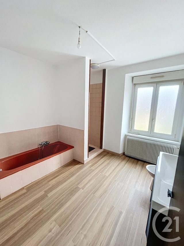 Appartement F5 à louer - 5 pièces - 95.0 m2 - COLOMBIER FONTAINE - 25 - FRANCHE-COMTE - Century 21 Agence De La Gare