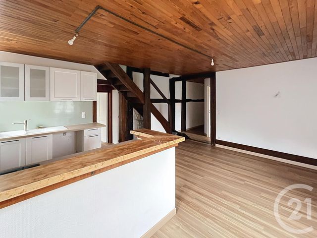 Appartement F5 à louer - 5 pièces - 95.0 m2 - COLOMBIER FONTAINE - 25 - FRANCHE-COMTE - Century 21 Agence De La Gare